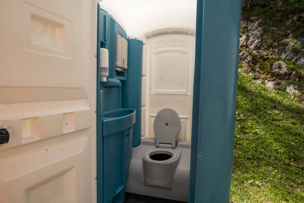 Best Porta potty rental near me  in Floris, VA